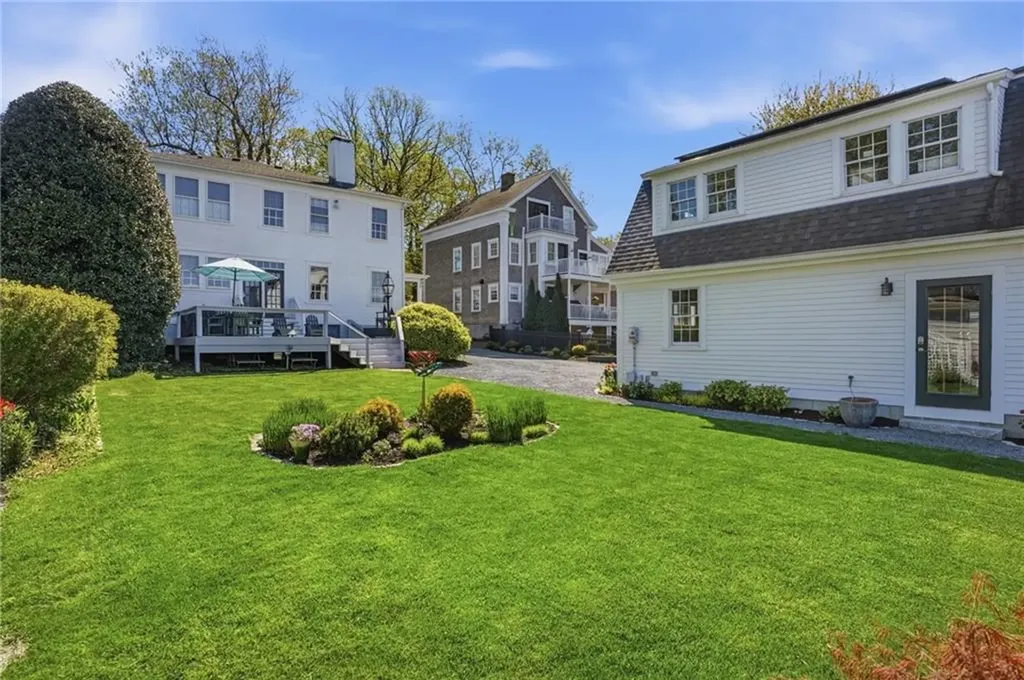 693 Hope Street Bristol RI 02809