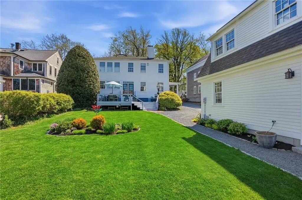 693 Hope Street Bristol RI 02809