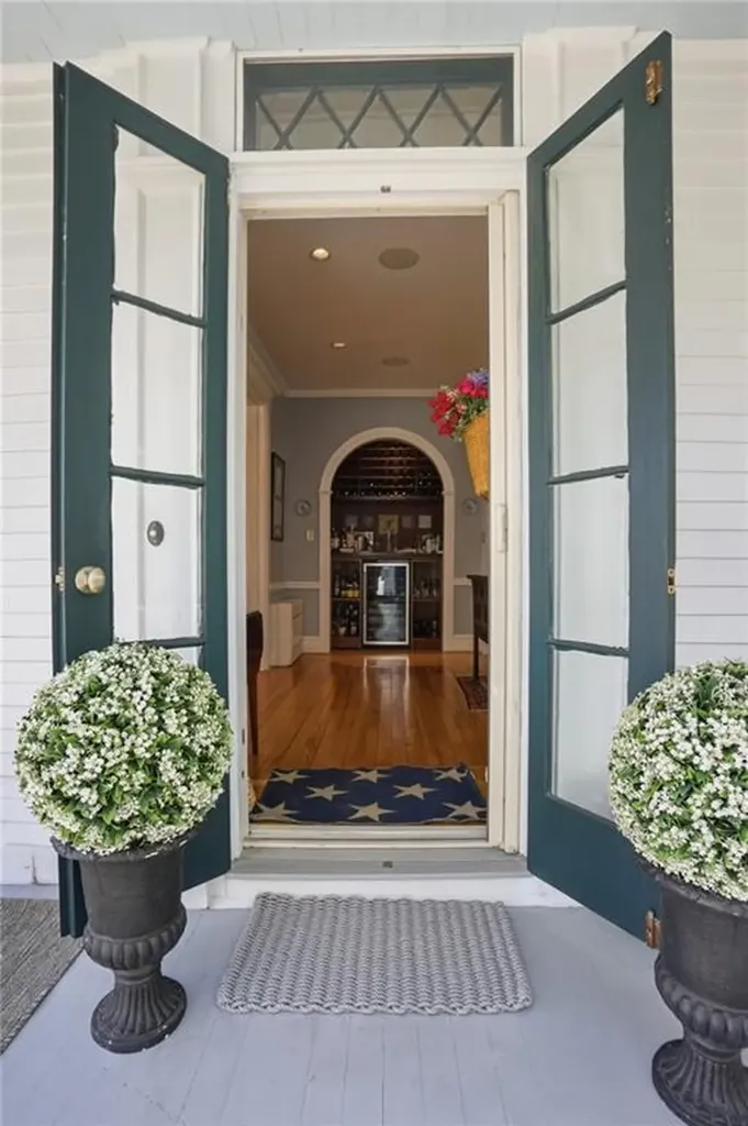 693 Hope Street Bristol RI 02809