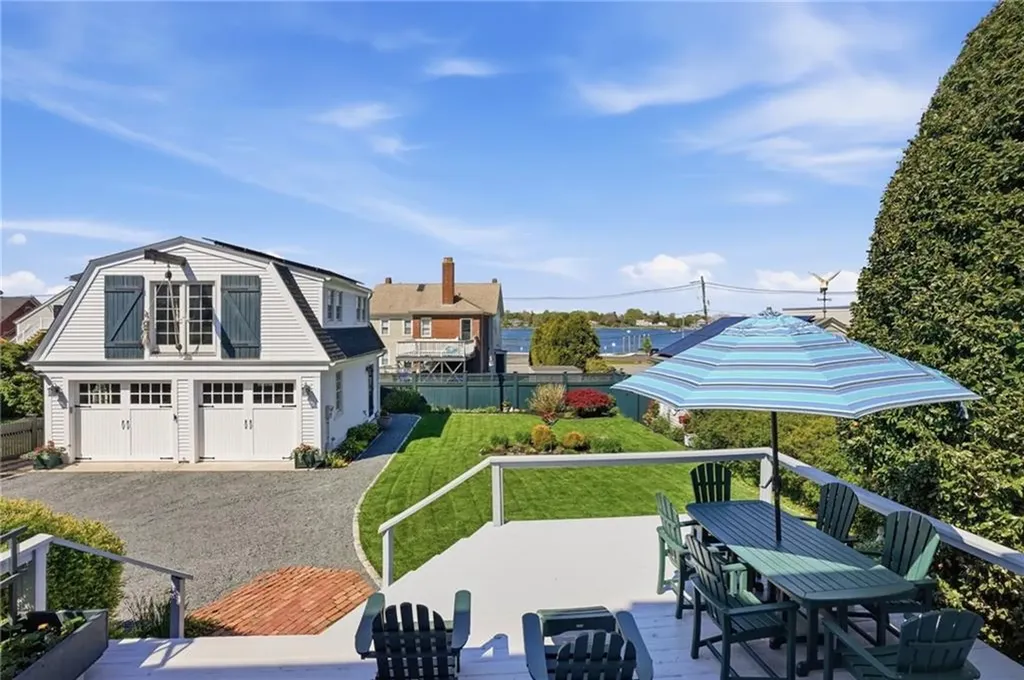 693 Hope Street Bristol RI 02809