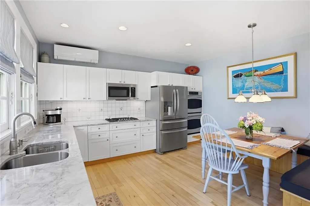 693 Hope Street Bristol RI 02809