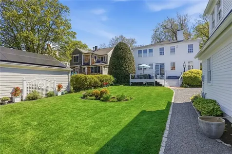 693 Hope Street Bristol RI 02809