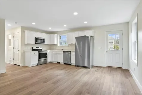 24 Blackburn Street Warwick RI 02886