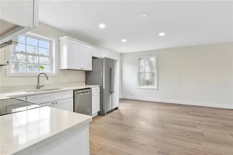 24 Blackburn Street Warwick RI 02886