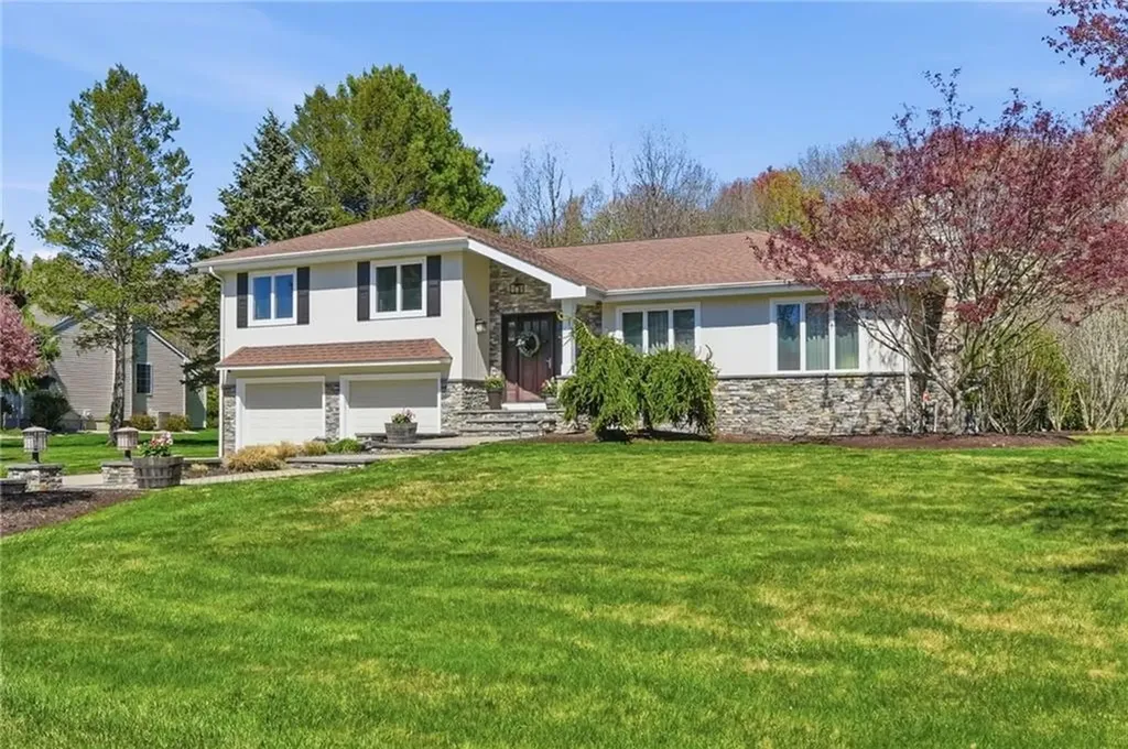 122 Mystery Farms Drive Cranston RI 02921
