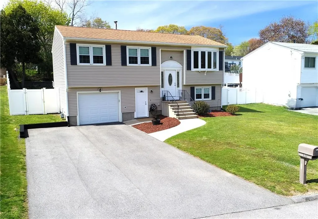 131 Jambray Avenue Warwick RI 02886