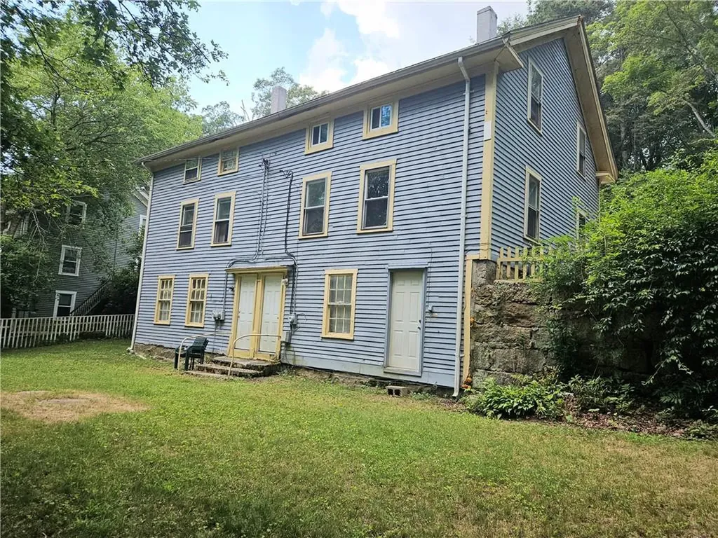 1 Side Hill Street Hopkinton RI 02832