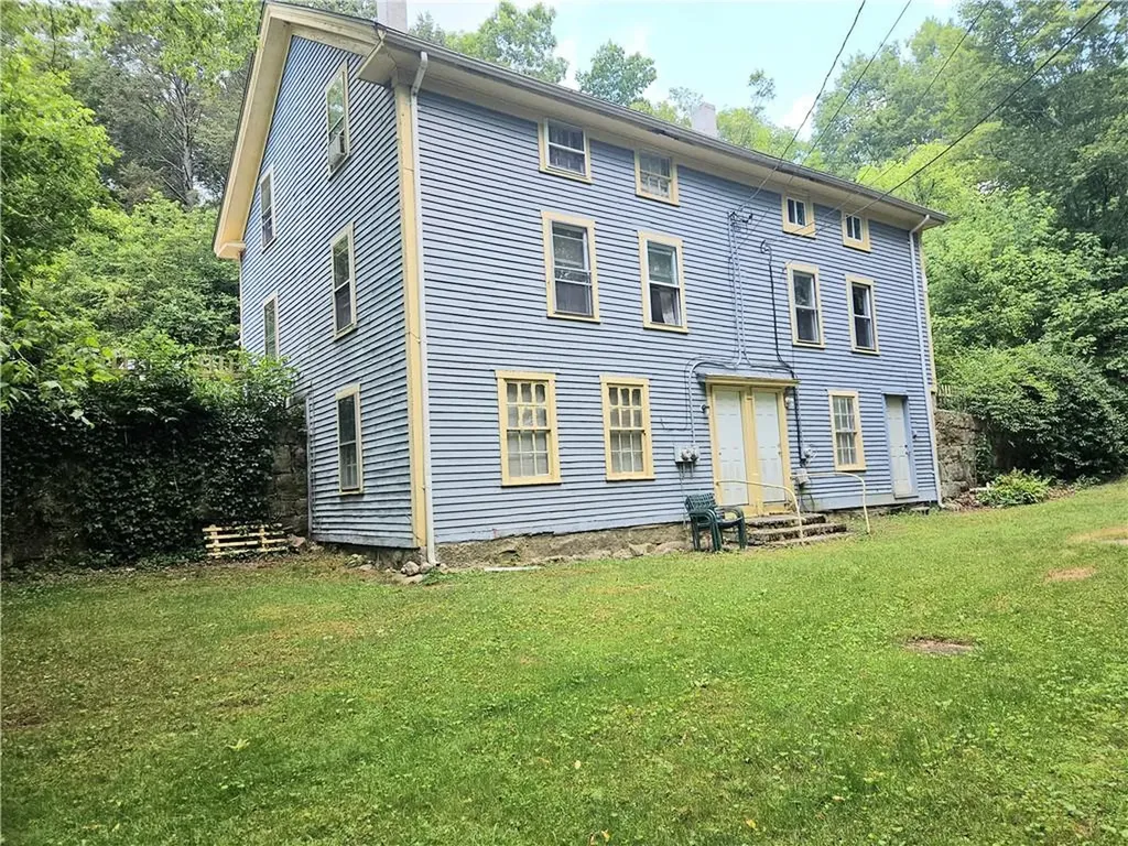 1 Side Hill Street Hopkinton RI 02832
