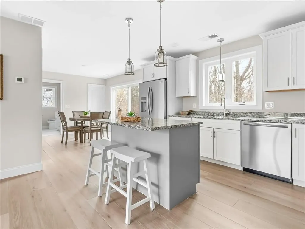 76 Medford Street Warwick RI 02889