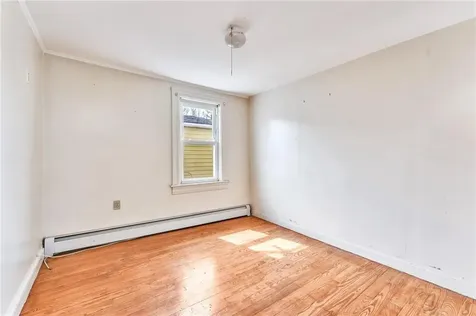 221 State Street Bristol RI 02809