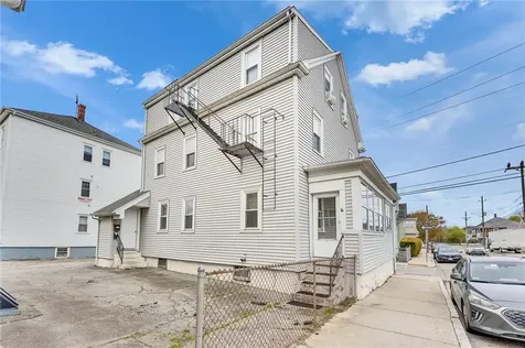 221 State Street Bristol RI 02809