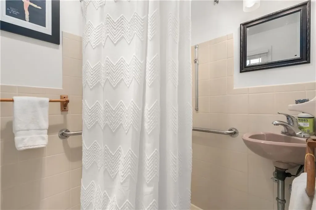 52 Woodhaven Boulevard North Providence RI 02911