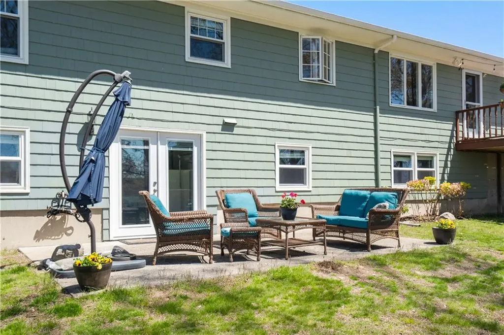 52 Woodhaven Boulevard North Providence RI 02911