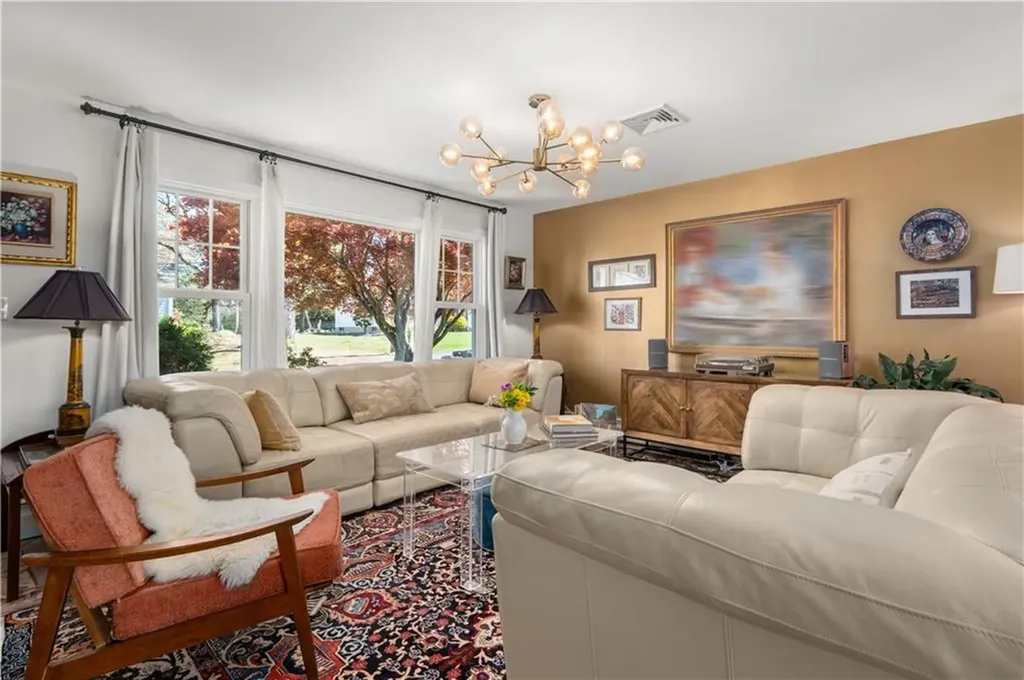 52 Woodhaven Boulevard North Providence RI 02911