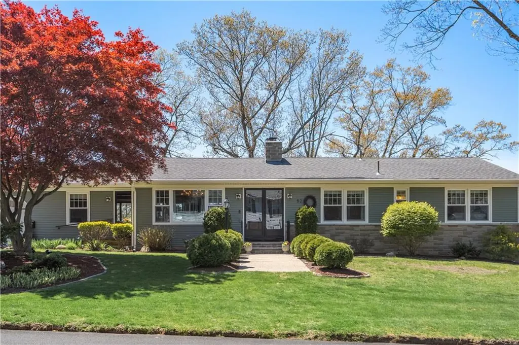 52 Woodhaven Boulevard North Providence RI 02911