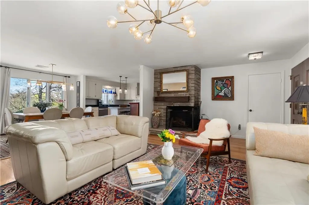 52 Woodhaven Boulevard North Providence RI 02911