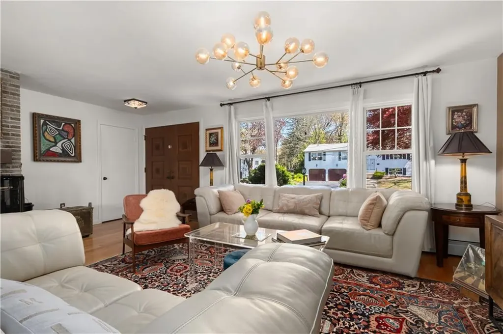 52 Woodhaven Boulevard North Providence RI 02911