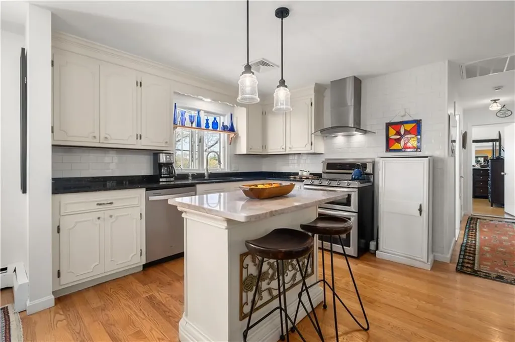 52 Woodhaven Boulevard North Providence RI 02911