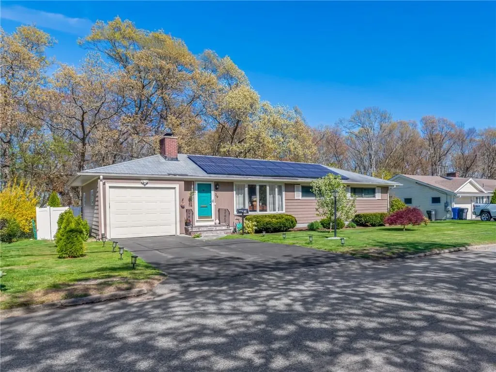 29 Sweetbriar Drive Cranston RI 02920
