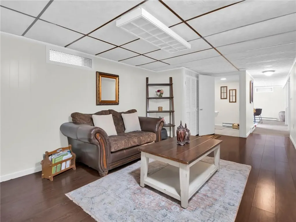 29 Sweetbriar Drive Cranston RI 02920