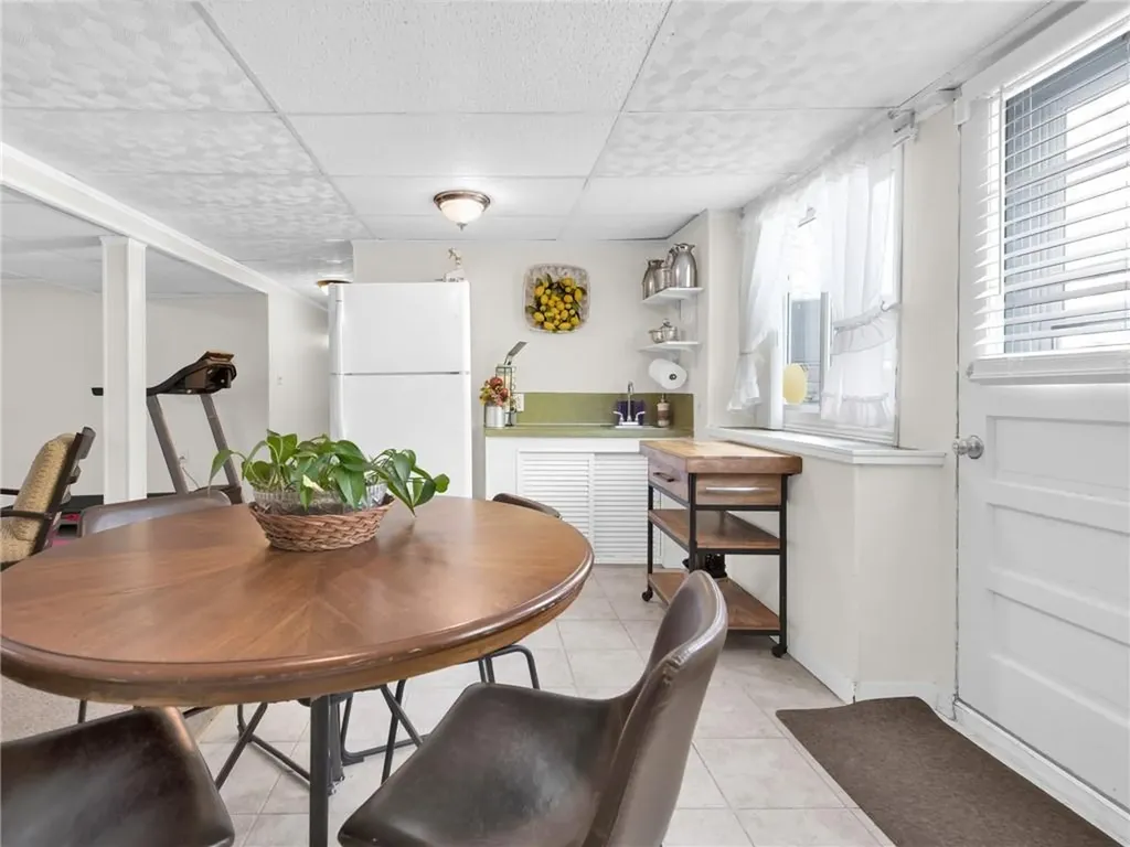 29 Sweetbriar Drive Cranston RI 02920