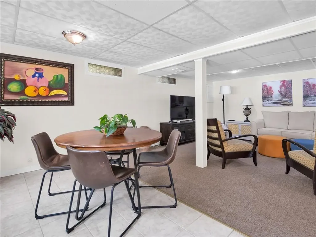 29 Sweetbriar Drive Cranston RI 02920