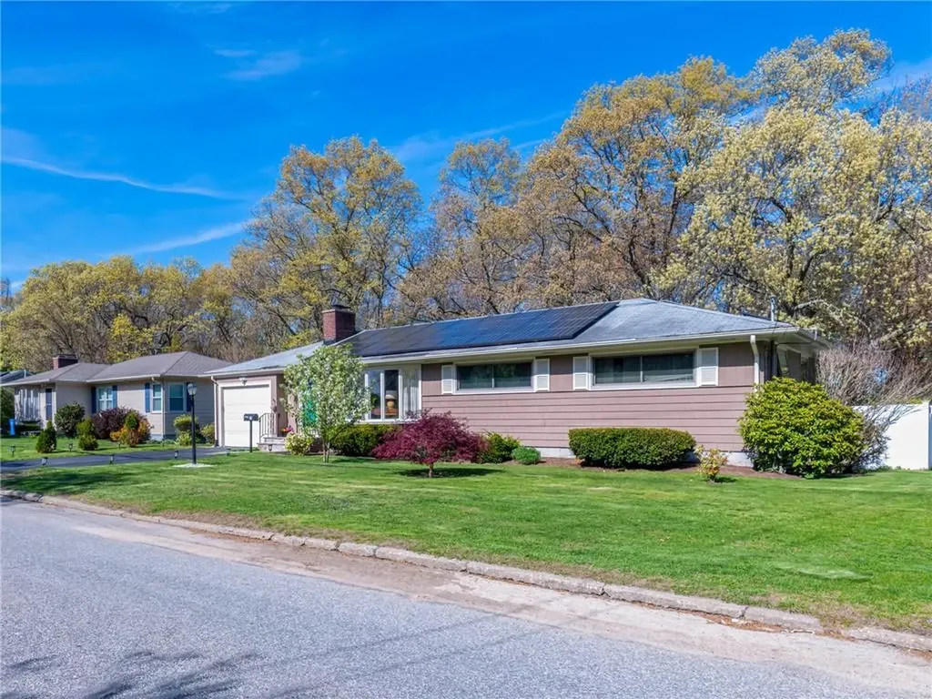 29 Sweetbriar Drive Cranston RI 02920