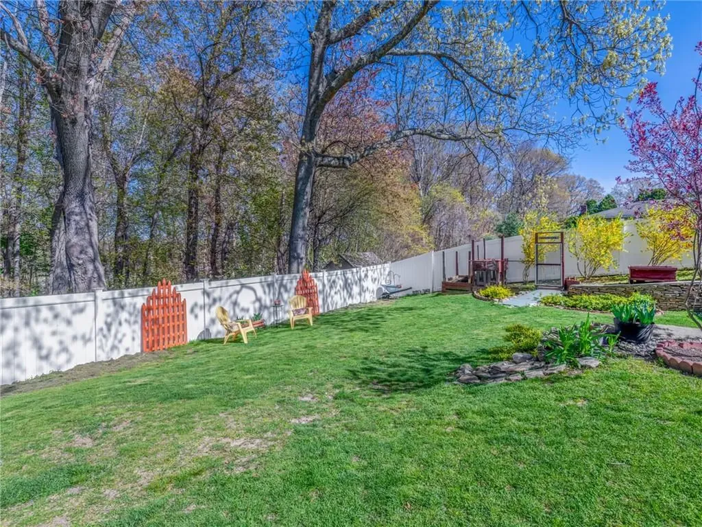 29 Sweetbriar Drive Cranston RI 02920