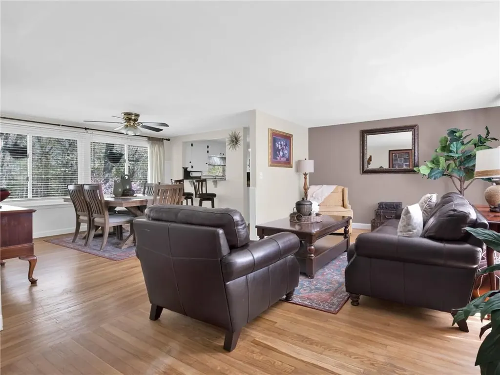 29 Sweetbriar Drive Cranston RI 02920