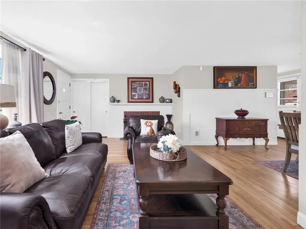 29 Sweetbriar Drive Cranston RI 02920