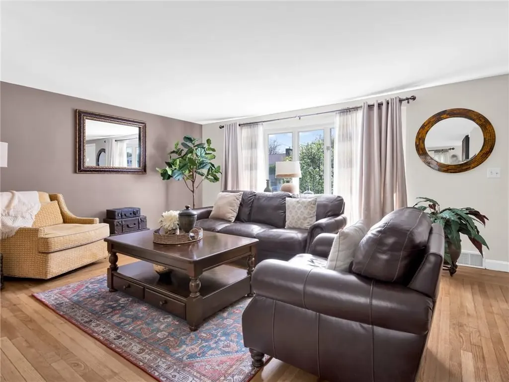 29 Sweetbriar Drive Cranston RI 02920