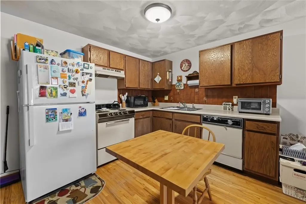 569 Smithfield Road North Providence RI 02904