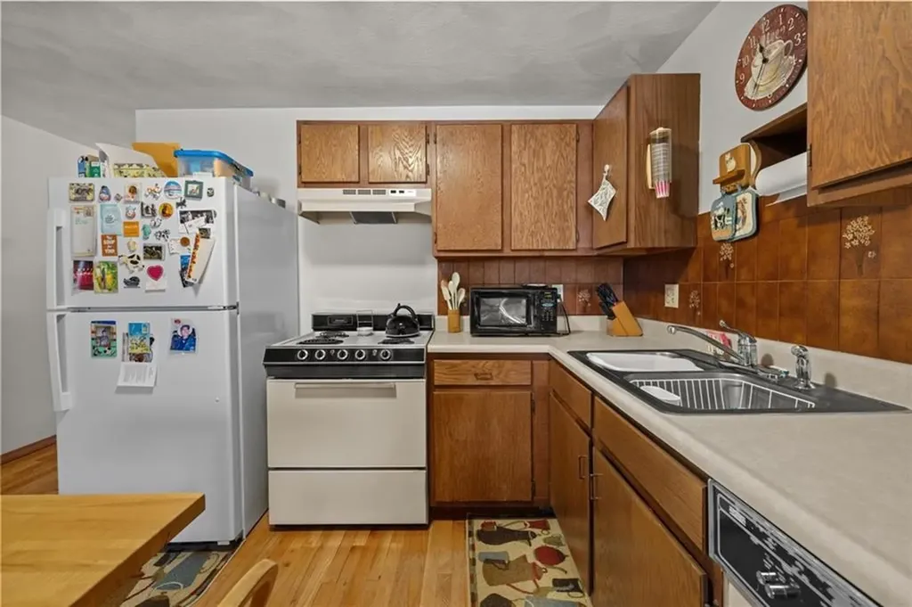 569 Smithfield Road North Providence RI 02904