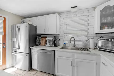 17 Pine Avenue Coventry RI 02816