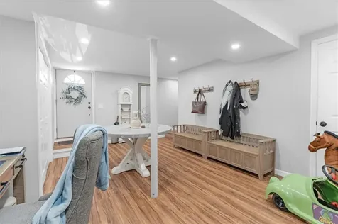 17 Pine Avenue Coventry RI 02816