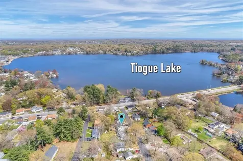 17 Pine Avenue Coventry RI 02816