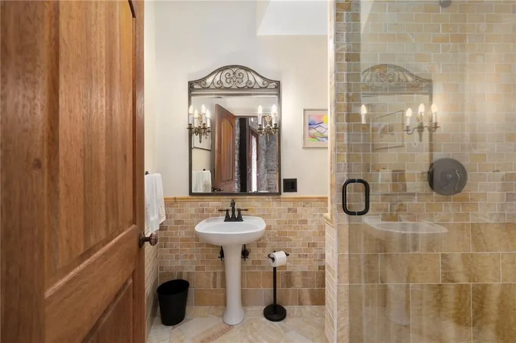 60 Old Beach Road Newport RI 02840