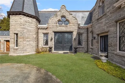 60 Old Beach Road Newport RI 02840