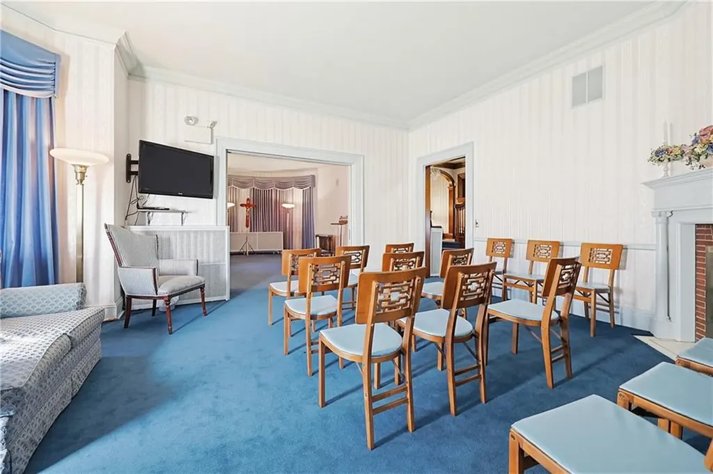 1501 Lonsdale Avenue Lincoln RI 02865