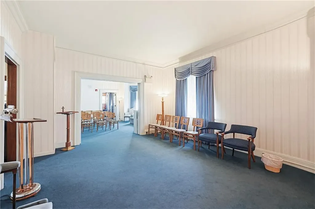 1501 Lonsdale Avenue Lincoln RI 02865