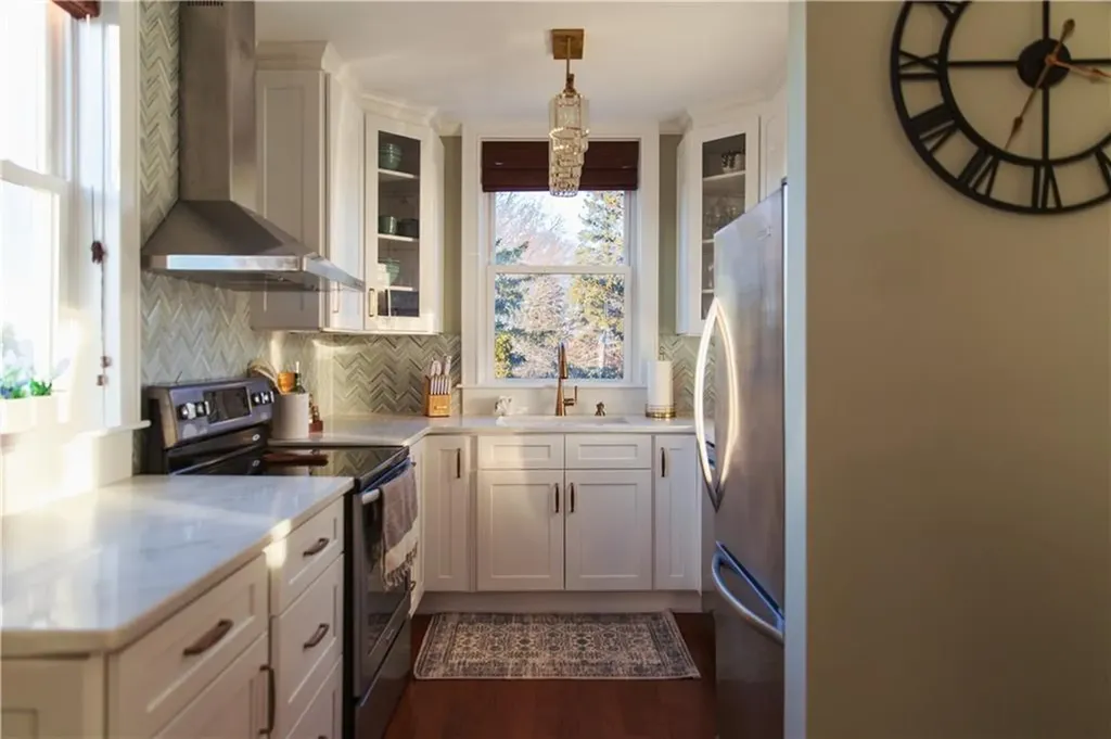 114 Girard Avenue Newport RI 02840