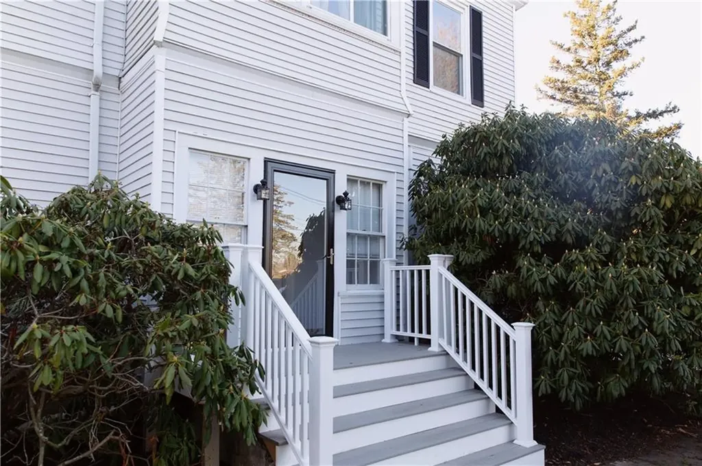 114 Girard Avenue Newport RI 02840