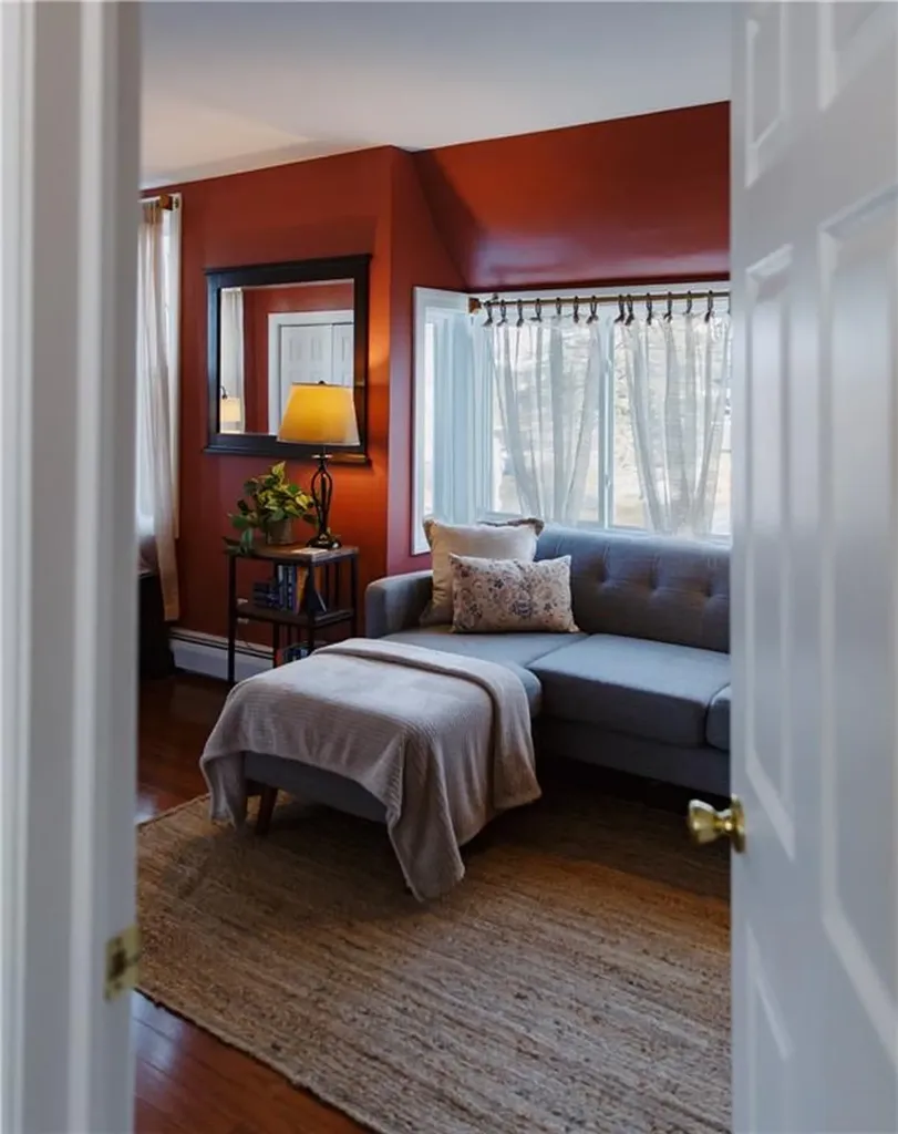 114 Girard Avenue Newport RI 02840