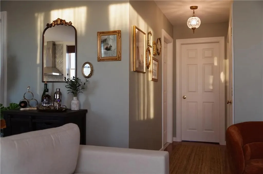 114 Girard Avenue Newport RI 02840