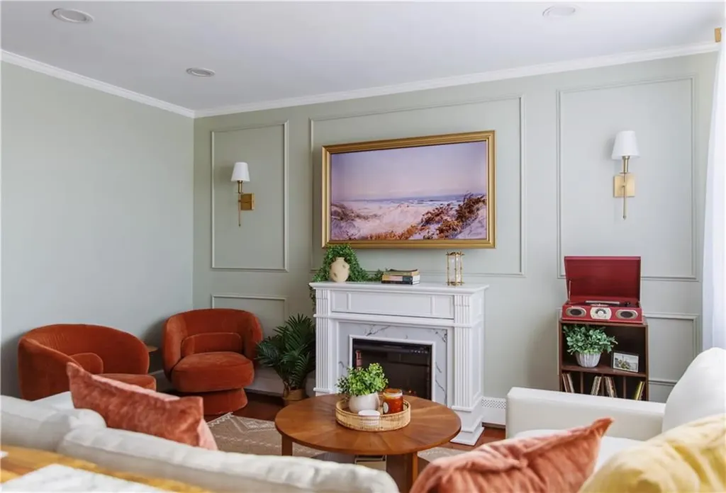 114 Girard Avenue Newport RI 02840