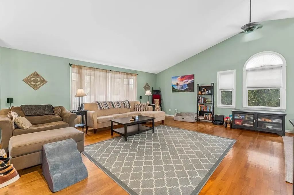 23 Detroit Avenue Warren RI 02885