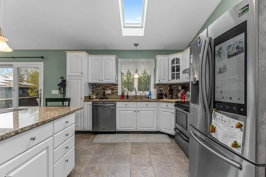 23 Detroit Avenue Warren RI 02885