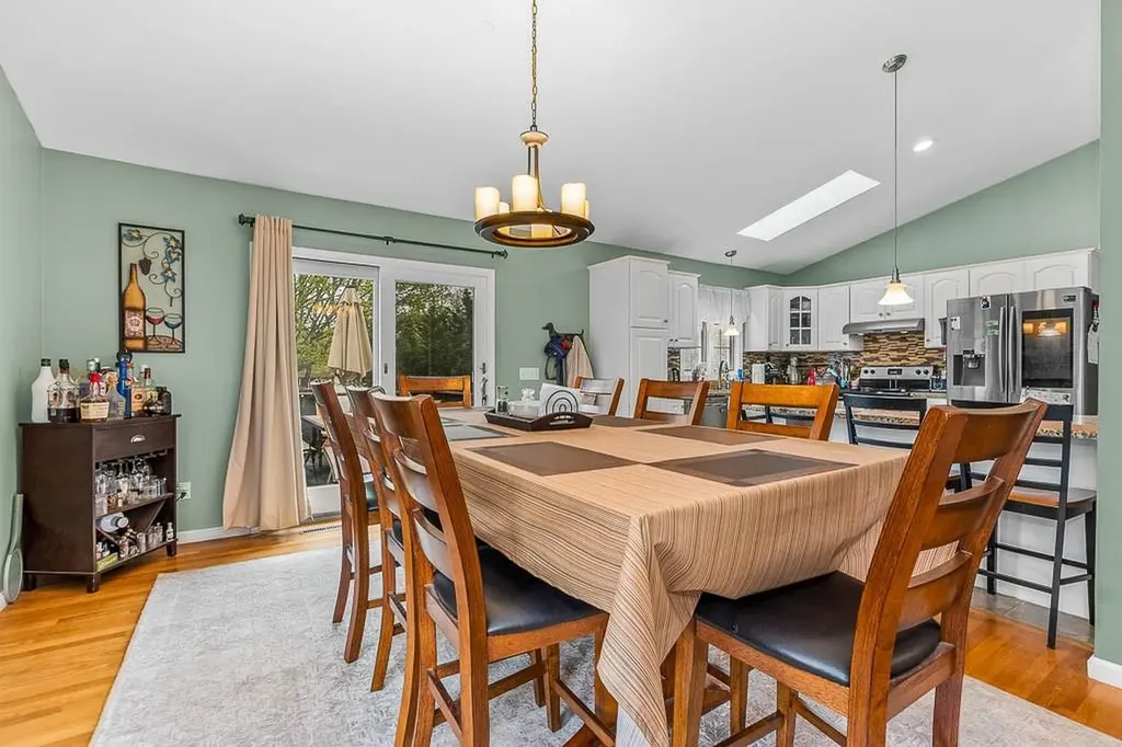 23 Detroit Avenue Warren RI 02885