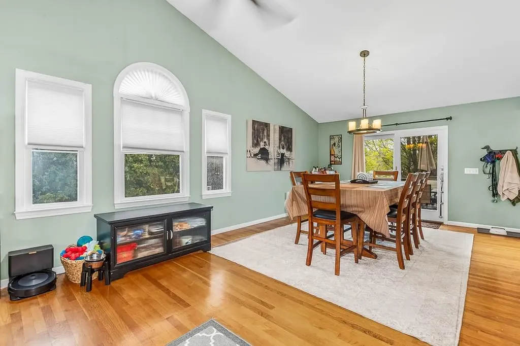 23 Detroit Avenue Warren RI 02885