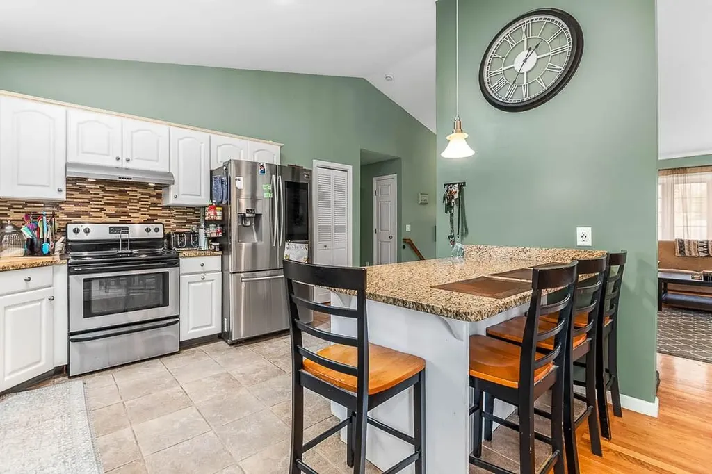 23 Detroit Avenue Warren RI 02885